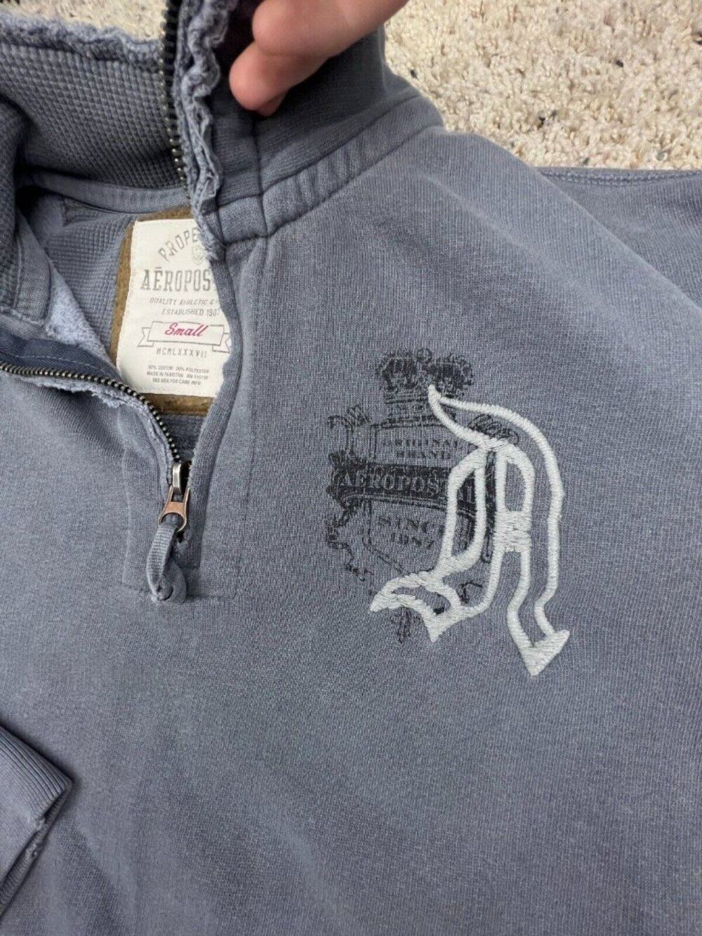 Aeropostale Long Sleeve Pullover 1/4 Zip Size Small Gray w Logo Distressed - Picture 5 of 8